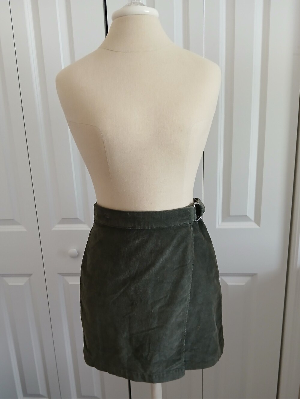 Like New Ladies Small Hollister Faux Wrap Olive Green Corduroy Mini Skirt
